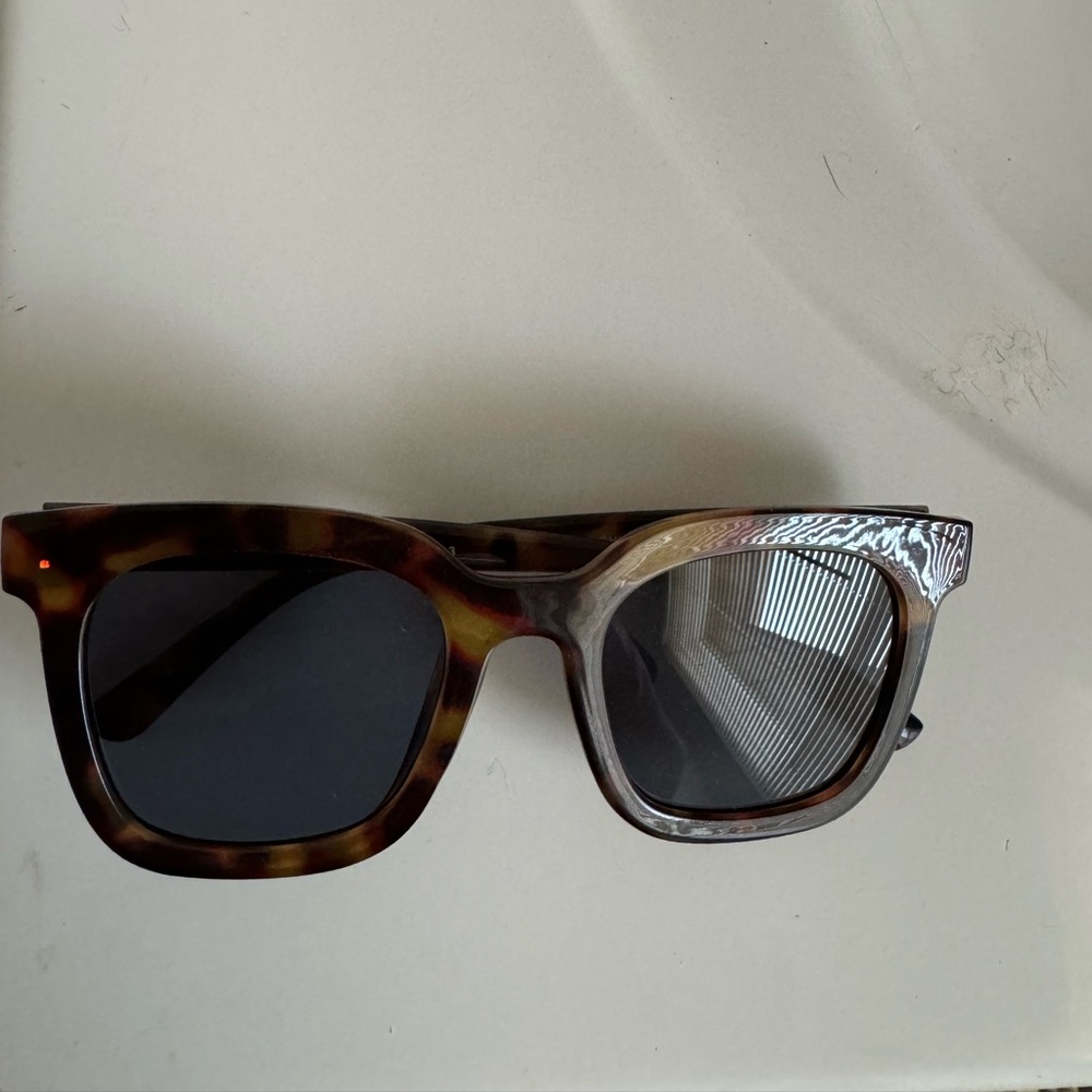 Tuckernuck Tortoise Walker Sunglasses